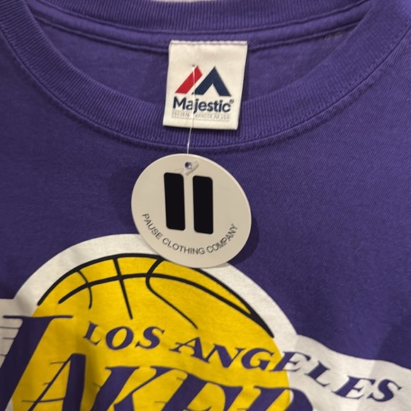 Majestic Los Angeles Lakers men’s large graphic purple short sleeved t shirt - Picture 2 of 3